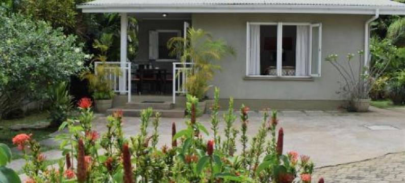 太阳鸟简易别墅酒店(Sunbird Bungalow)图片