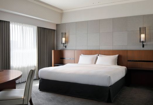 Courtyard by Marriott Shin-Osaka Station Hotel Overview