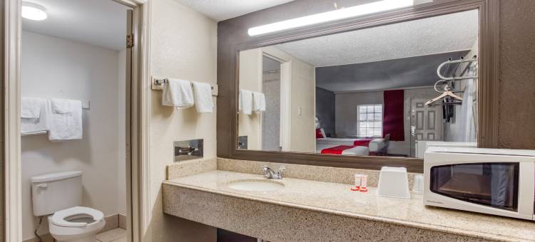 OYO 阿肯色鲍尔德诺布公路酒店(近瑟西县)(OYO Hotel Bald Knob Near Searcy AR)图片