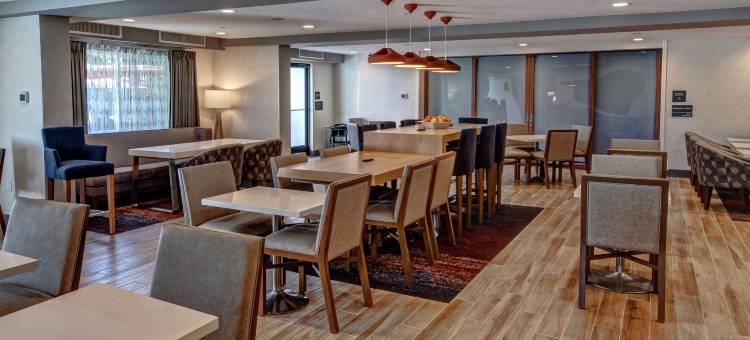 瓦列霍希尔顿欢朋酒店(Hampton Inn Vallejo)图片
