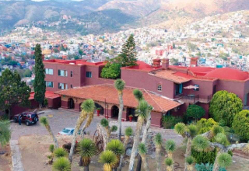 Hotel Misión Grand Casa ColoradaOver view