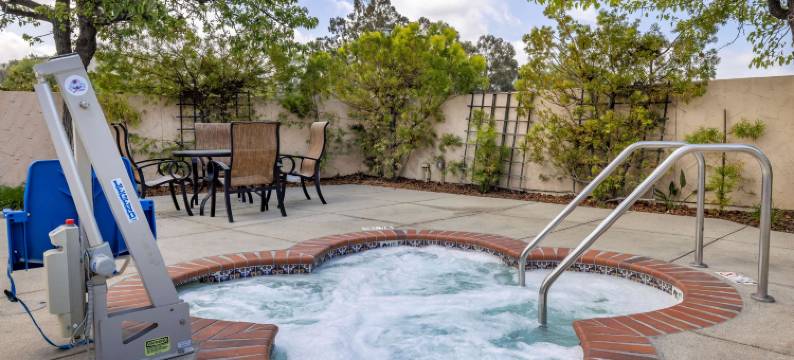 千橡市贝斯特韦斯特优质酒店(Best Western Plus Thousand Oaks Inn)图片