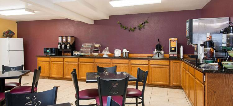 罗德威酒店及套房(Rodeway Inn & Suites)图片