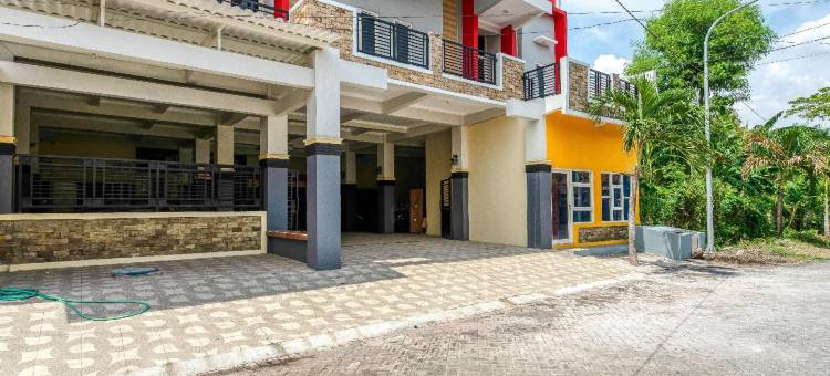 红多兹伊斯兰酒店-泗水科尔托梅南加尔(RedDoorz Syariah @ Kertomenanggal Surabaya)图片