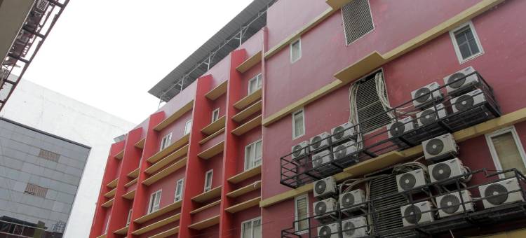 红多兹高级酒店-靠近勿加泗银河购物中心(RedDoorz Plus Near Galaxy Bekasi)图片