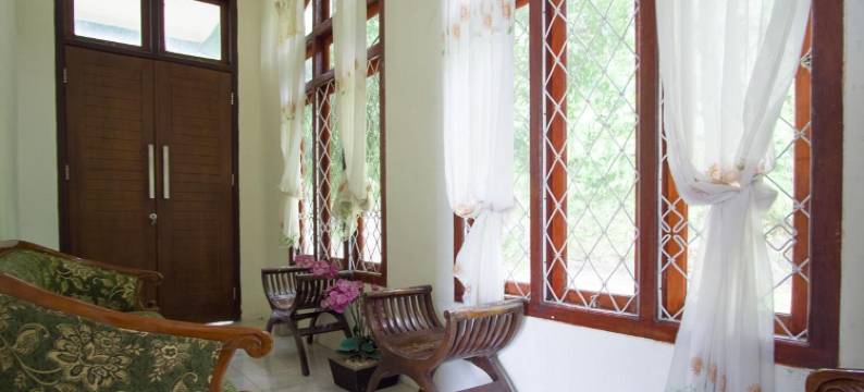 红多兹伊斯兰酒店-近纳加德湖(RedDoorz Syariah Near Ngade Lake)图片