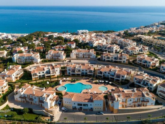 塞勒玛海滩村酒店