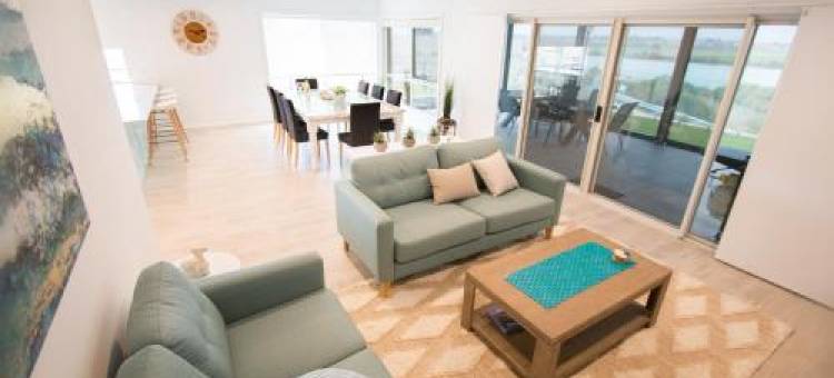 ‘Serenity’ and sweeping Murray River views图片