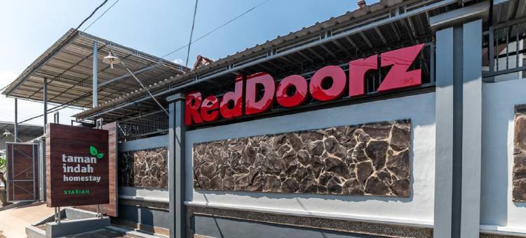 红多兹伊斯兰酒店-近玛琅RRI(RedDoorz Syariah Near Rri Malang)图片