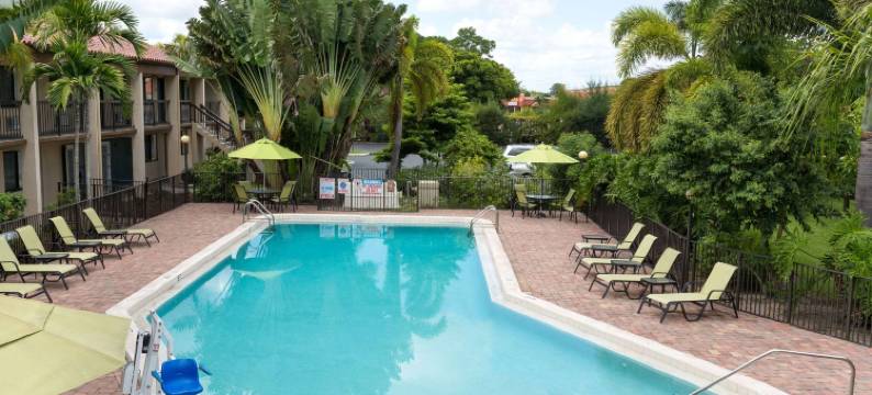 里维拉比奇西棕榈滩海滩速8酒店(Super 8 by Wyndham Riviera Beach West Palm Beach)图片