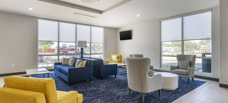 新港锐西市区的英特集团舒适酒店(Comfort Inn & Suites New Port Richey Downtown District)图片