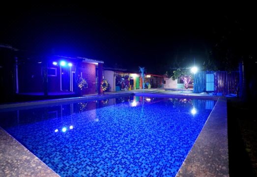 Creek Forest - Riverside Boutique Resort Hotel Overview