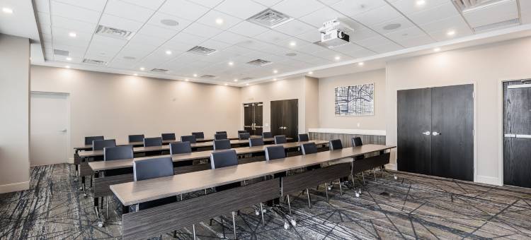 多伦多机场南洲际智选假日套房酒店(Holiday Inn Express & Suites Toronto Airport South)图片