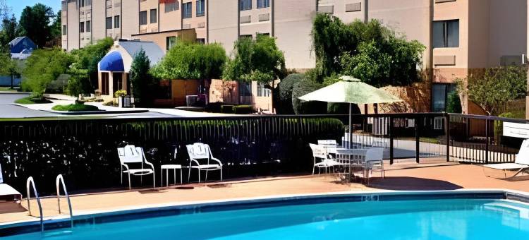 波士顿图克斯伯里/安多弗万枫酒店(Fairfield Inn Boston Tewksbury/Andover)图片