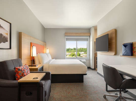 贝瑟默Candlewood Suites - 伯明翰西南酒店(洲际旗下)