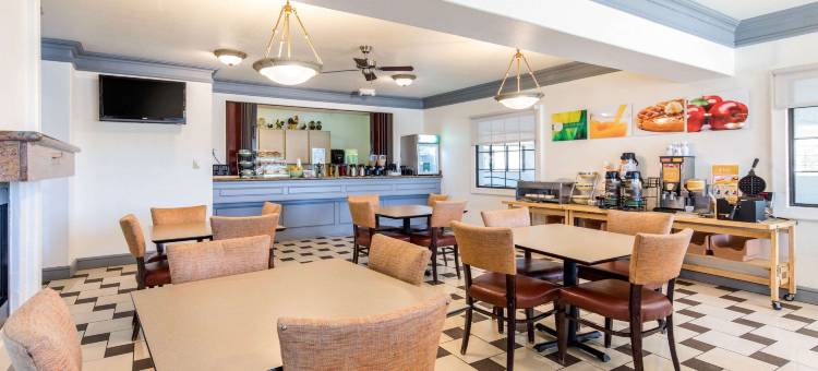 盖洛普 I-40 出口 20 号凯艺套房酒店(Quality Inn & Suites Gallup I-40 Exit 20)图片