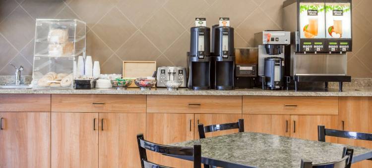 道芬速8酒店(Super 8 by Wyndham Dauphin)图片