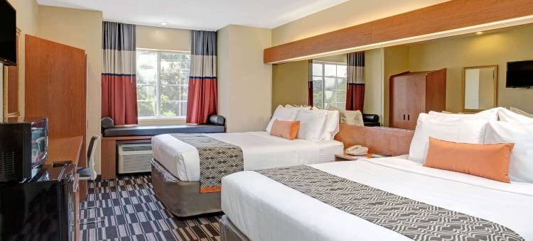 布什内尔温德姆麦客达套房酒店(Microtel Inn & Suites by Wyndham Bushnell)图片