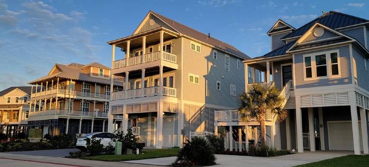 BEACHFRONT! HOT TUB! ELEVATOR! CUSTOM-BUILT! GATED COMMUNITY! BEACH, STEPS AWAY!图片