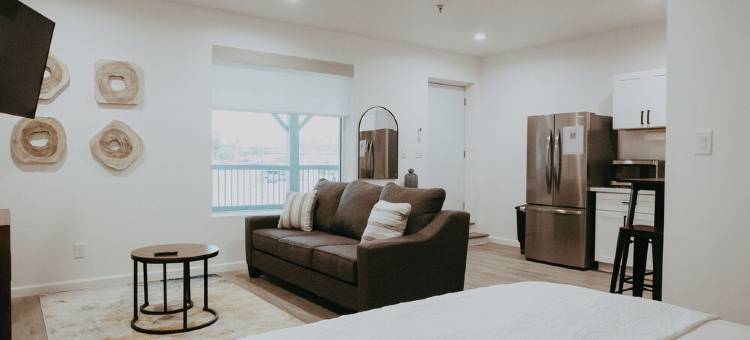 现代沙漠绿洲尤马历史市中心公寓(Modern Desert Oasis Studio in Historic Downtown Yuma)图片