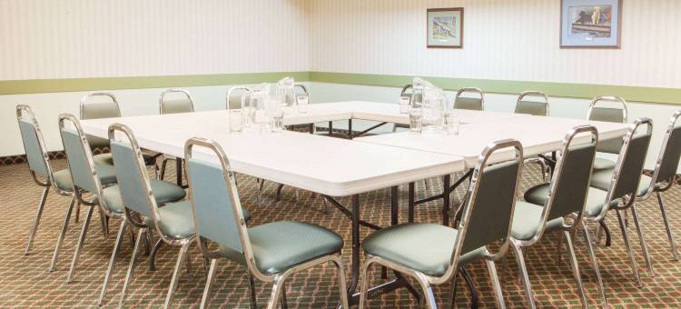 天鹅河速8酒店(Super 8 by Wyndham Swan River MB)图片