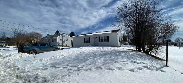 Rutland's Hidden Gem: 2 Br/1ba Renovated Home Close to Everything 2 Bedroom Home图片