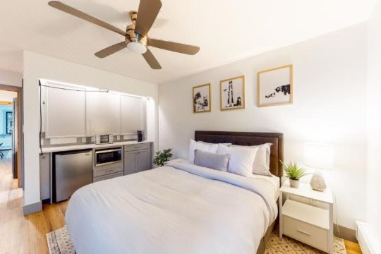 Stunning Mountain Views and Modern Kitchen - Stylish Retreat Hotel Overview