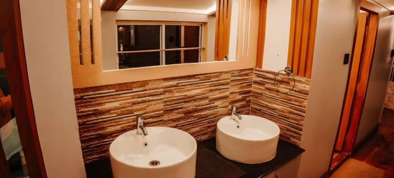 Venice Premium Houseboats Alleppey图片