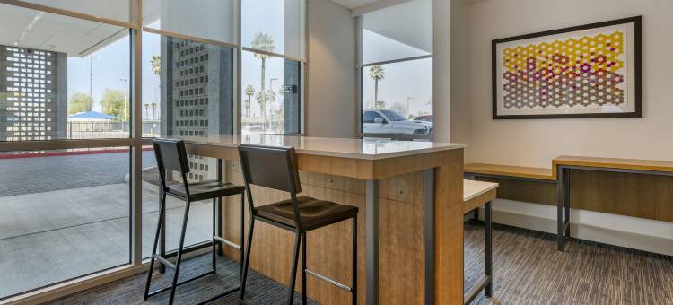 凤凰市区-国会大厦智选假日套房酒店(Holiday Inn Express & Suites Phoenix Dwtn - State Capitol)图片