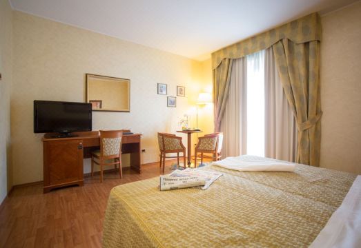 Hotel LevanteHotel Overview