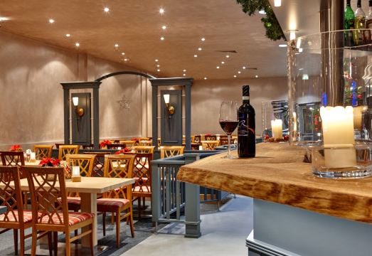 Hotel Königshof Hotel Overview