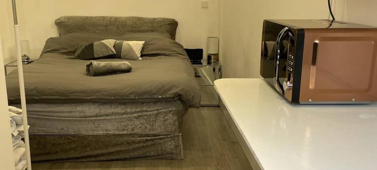 伦敦乌克斯桥美丽的一卧室工作室(1 Bed Studio - Sleeps 2 - Smoking - Parking - Wifi)图片