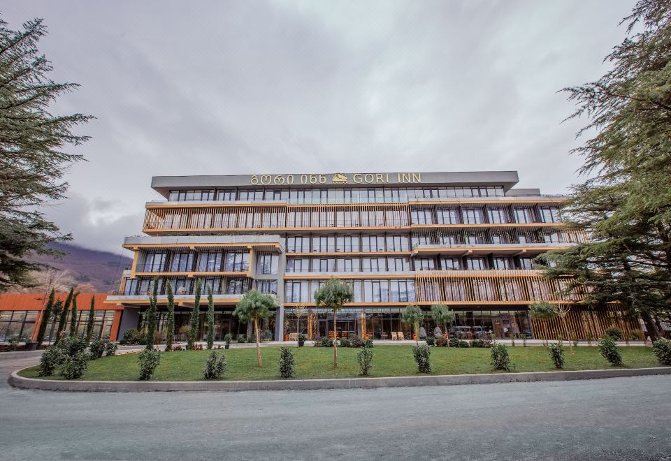 Gori Inn Hotel Overview