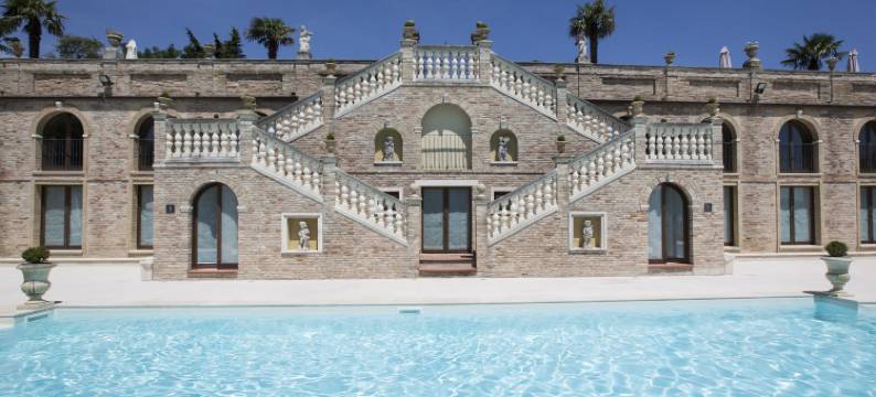 斯图尔特卡塔尼别墅十七世纪(Villa Cattani Stuart XVII Secolo)图片