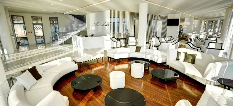 阿玛比利斯豪华酒店(Luxury Hotel Amabilis)图片