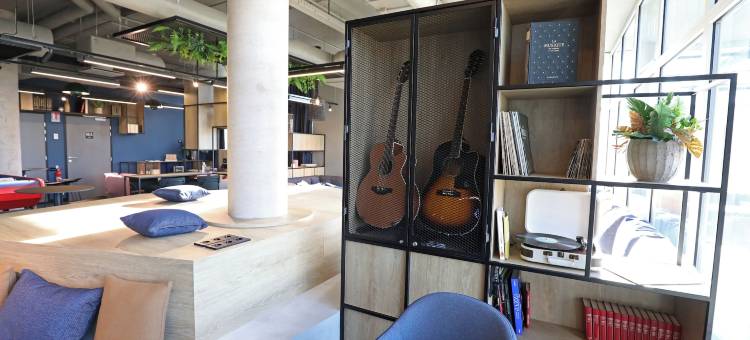 宜必思布尔昆雅里昂 Medipole 酒店(Ibis Bourgoin Jallieu Medipole)图片