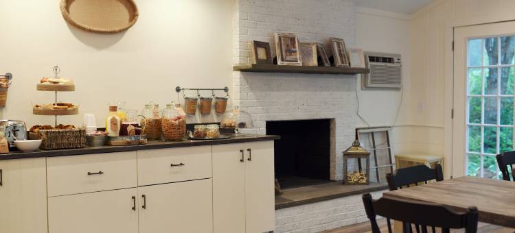 萨迪沃旗宾馆(Sandwich Inn and Suites)图片