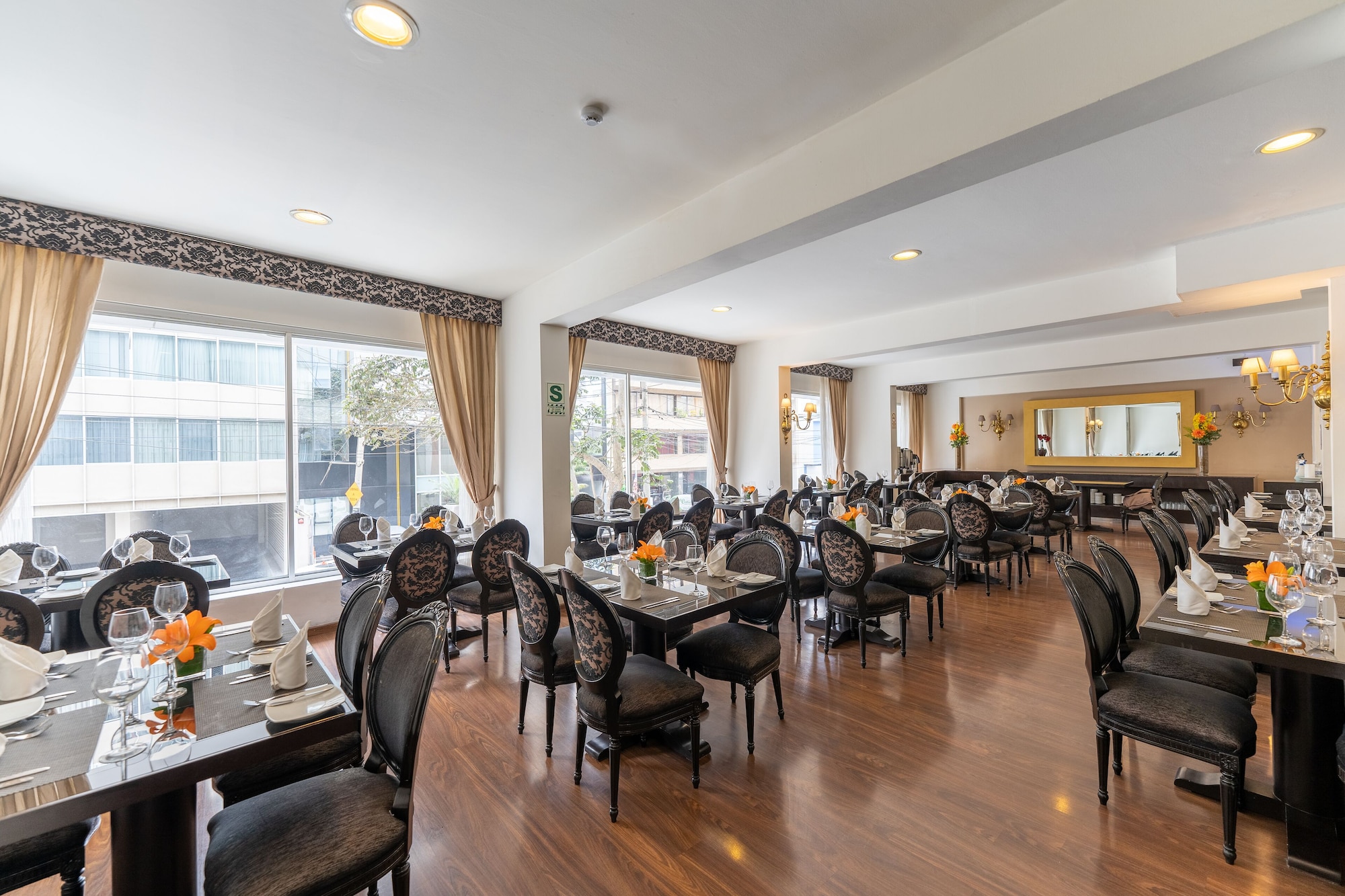 Hotel Jose Antonio Over view