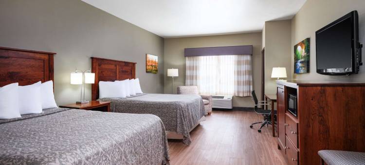 Best Western Plus Green Mill Village Hotel  Suites Convention Center图片