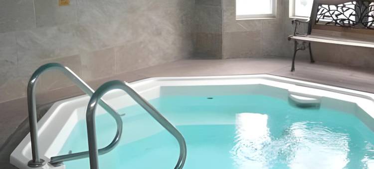 圣路易斯/西港戴斯酒店(Days Inn & Suites by Wyndham St. Louis/Westport Plaza)图片