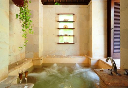 Pool Villa Merumatta Senggigi Hotel Overview