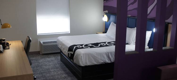 Spring Place Inn & Suites图片