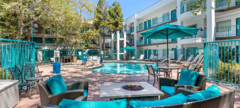 圣路易斯奥比斯波品质酒店(Quality Suites Downtown San Luis Obispo)图片