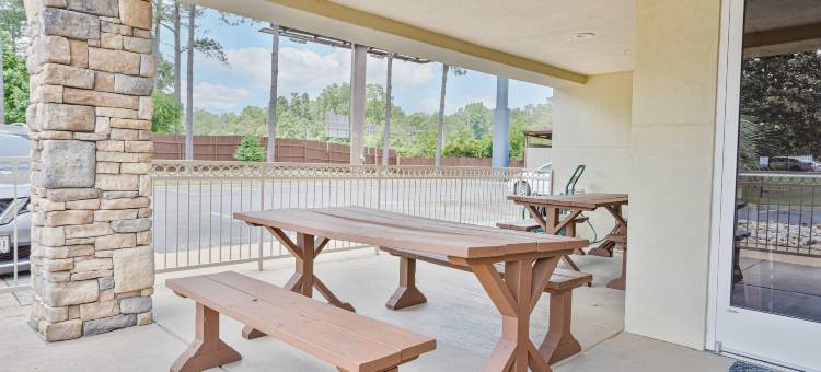 蒙哥马利东卡迈克尔路舒适套房酒店(Comfort Inn & Suites Montgomery East Carmichael Rd)图片