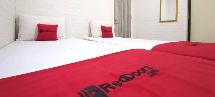 红门酒店@豪华民宿-近阿罗哈瓦鲁泗水(RedDoorz at Luxury Homestay Near Aloha Waru Surabaya)图片