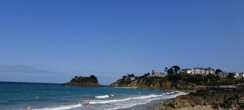 House in Saint-Quay near 7 Beaches图片