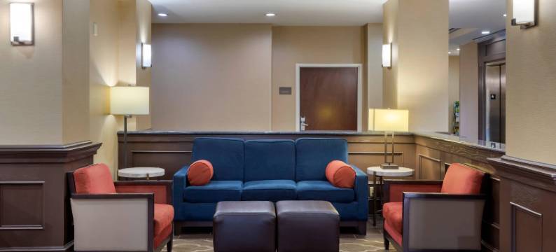小石城北部麦凯恩购物中心舒适套房酒店(Comfort Inn & Suites North Little Rock McCain Mall)图片