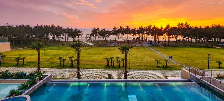 慈恩岛温德姆华美达广场酒店(Ramada Plaza by Wyndham Jaeun)图片