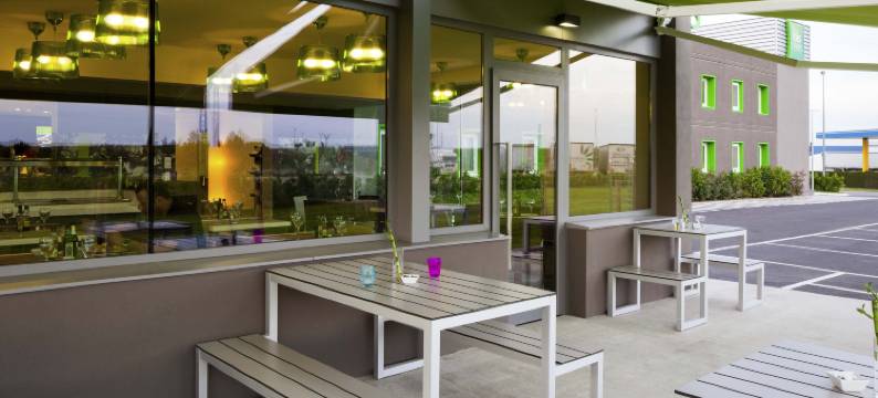 宜必思尚品莱里达朵雷法勒拉酒店(Hotel Ibis Styles Lleida Torrefarrera)图片