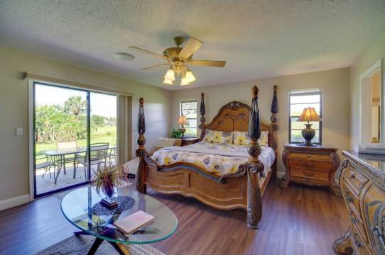 Lakewood公园度假胜地 - 在球道上,离海滩4英里!(Lakewood Park Retreat on Fairway - 4 Mi to Beach!)